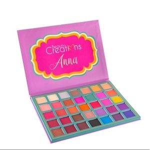 Beauty Creations eyeshadow palette ANNA